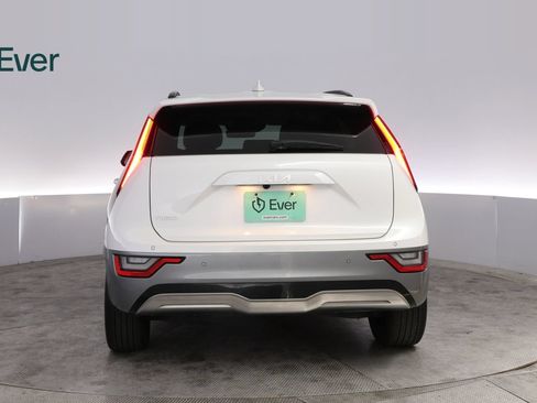 Used 2024 Kia Niro Wave w/ Wave Preserve Package FWD image 15