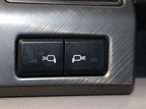 Used 2019 Ford F350 Limited w/ FX4 Off-Road Package AWD/4WD image 38
