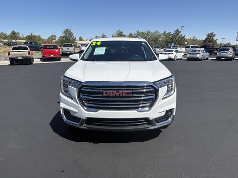 Used 2024 GMC Terrain SLT FWD image 4