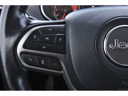 Used 2021 Jeep Cherokee Latitude Lux image 18