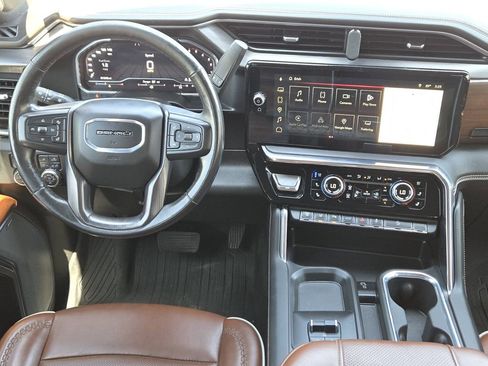 Used 2024 GMC Sierra 3500 Denali Ultimate AWD/4WD image 23