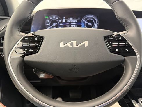 Used 2025 Kia Niro Wind FWD image 41