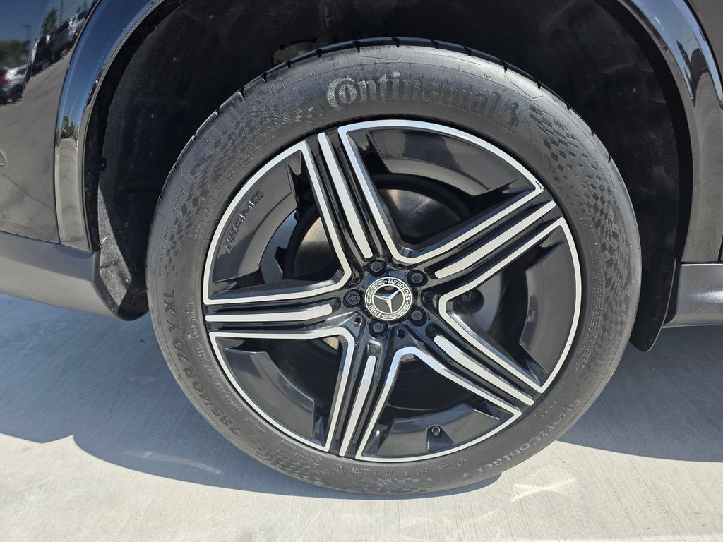 Used 2024 Mercedes-Benz GLC 300 4MATIC image 10