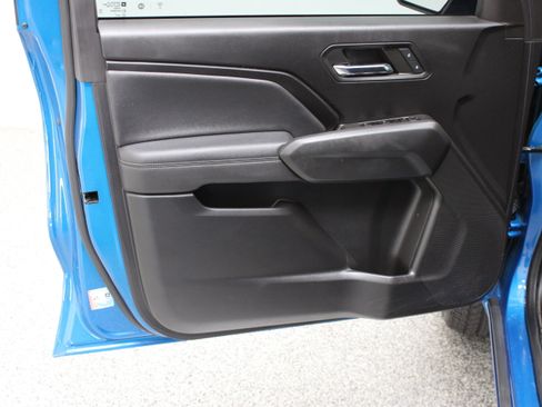 Used 2023 Chevrolet Colorado LT AWD/4WD image 12