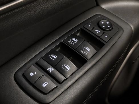 Used 2018 Jeep Grand Cherokee High Altitude AWD/4WD image 35
