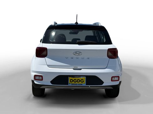 Used 2025 Hyundai Venue Limited FWD image 4