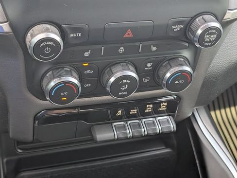 Used 2020 RAM 1500 Big Horn AWD/4WD image 21