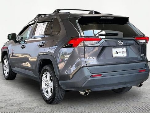 Used 2021 Toyota RAV4 XLE FWD image 4