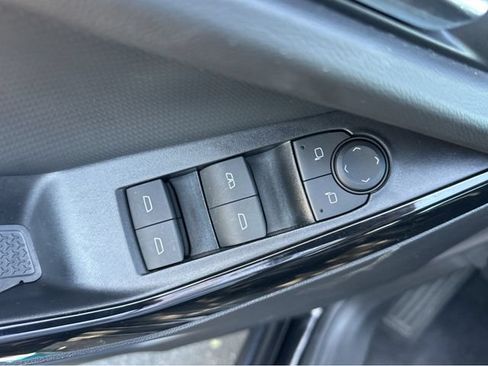 Used 2025 Chevrolet Equinox LT w/ Convenience Package II FWD image 36