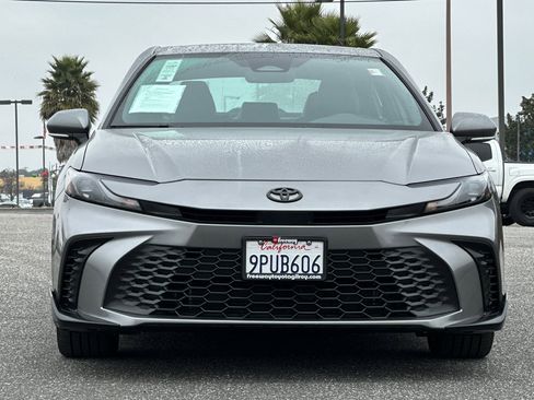 Used 2025 Toyota Camry SE image 10
