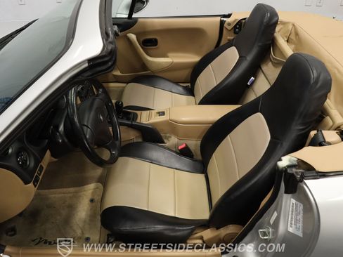 Used 1999 MAZDA MX-5 Miata image 34