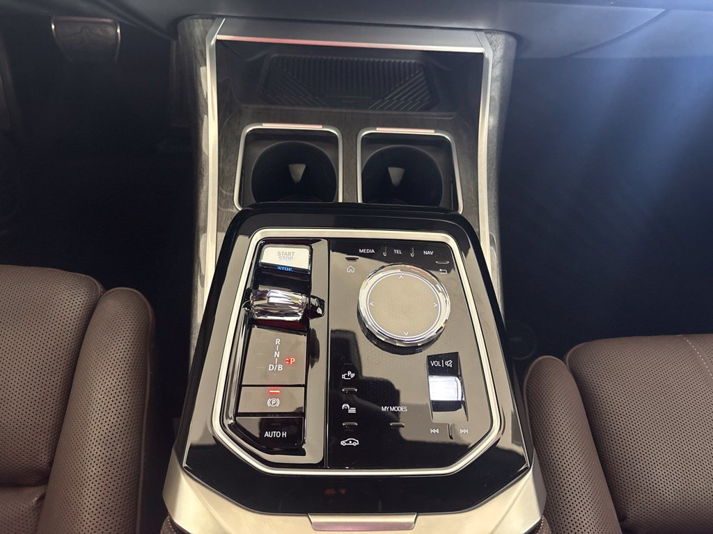 Certified 2024 BMW i7 eDrive50 w/ M Sport Package RWD image 13