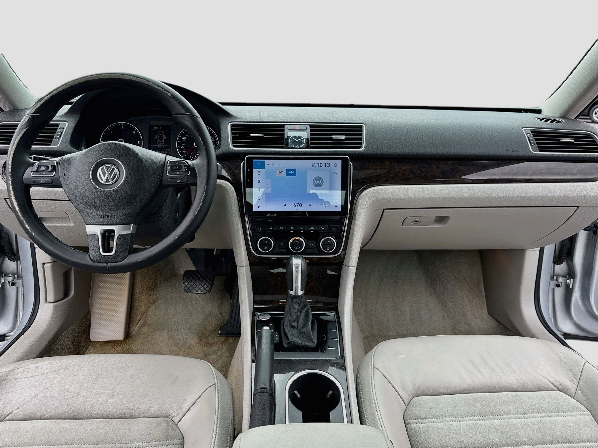 Used 2015 Volkswagen Passat TDI SEL Premium FWD image 14