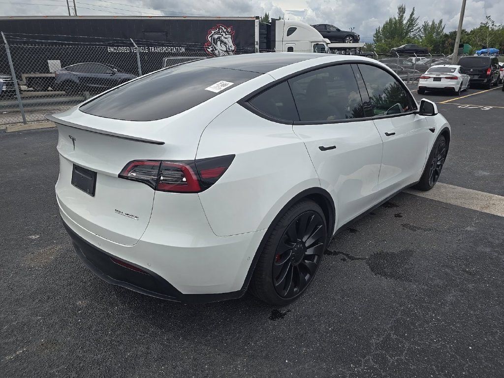 Used 2022 Tesla Model Y Performance AWD/4WD image 7