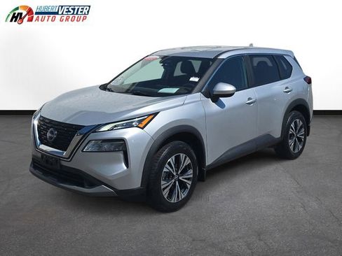 Used 2023 Nissan Rogue SV image 2
