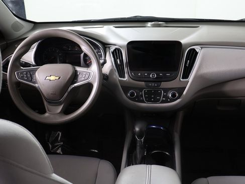Used 2021 Chevrolet Malibu LT image 29