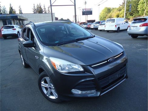 Used 2016 Ford Escape SE w/ SE Leather Comfort Package FWD image 4