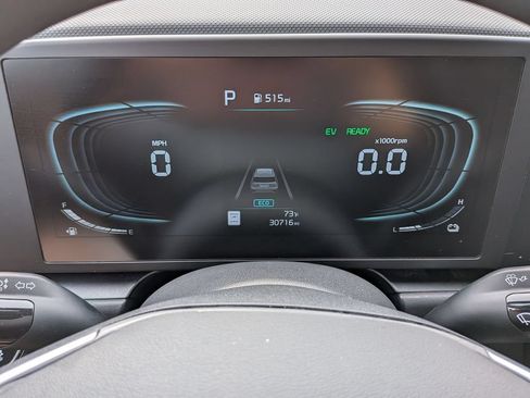 Used 2025 Kia Niro LX FWD image 15