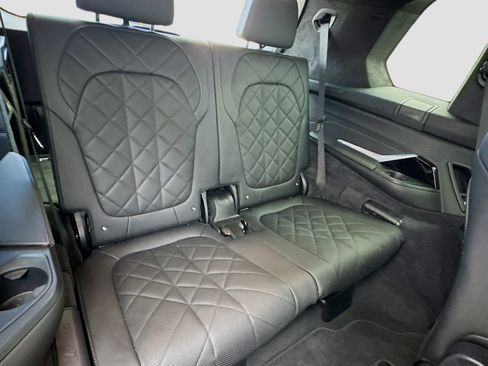 Used 2023 BMW X7 xDrive40i w/ M Sport Package AWD/4WD image 19