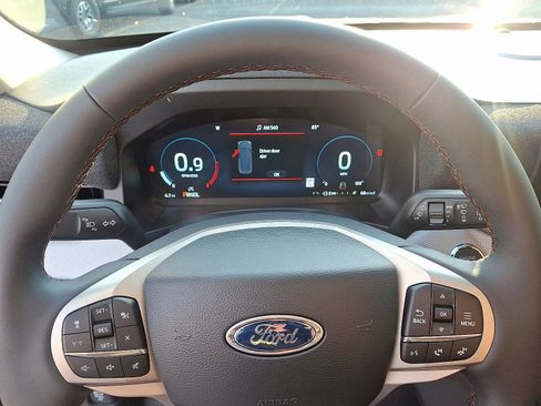 New 2025 Ford Explorer Active image 40