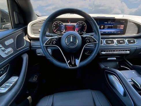Used 2025 Mercedes-Benz GLE 350 4MATIC image 8