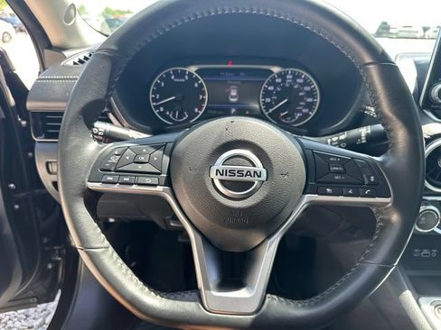 Used 2022 Nissan Sentra SV FWD image 24