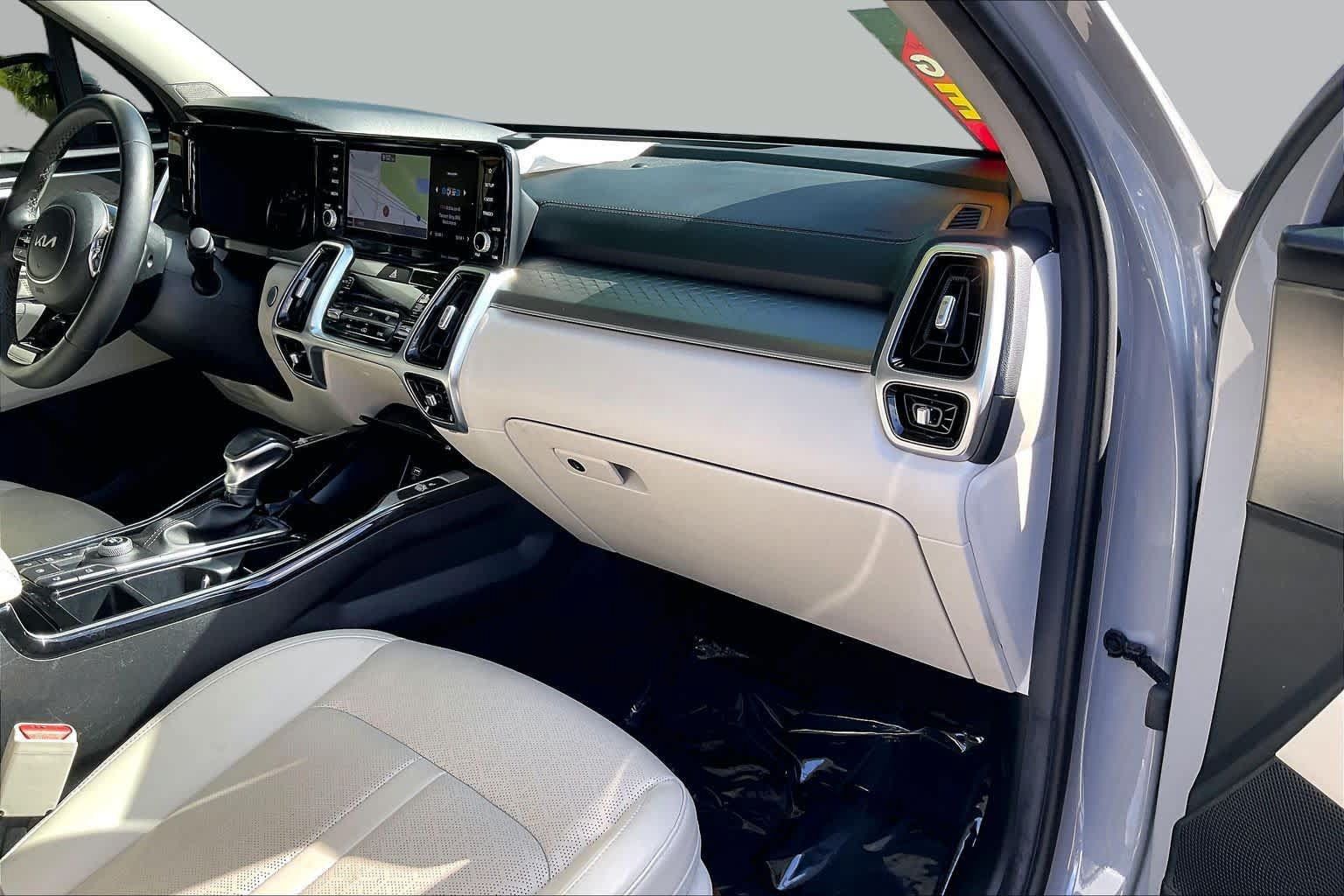 Used 2022 Kia Sorento SX FWD image 16