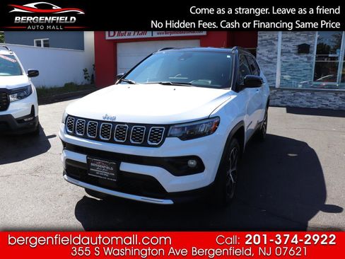 Used 2024 Jeep Compass Limited AWD/4WD image 1