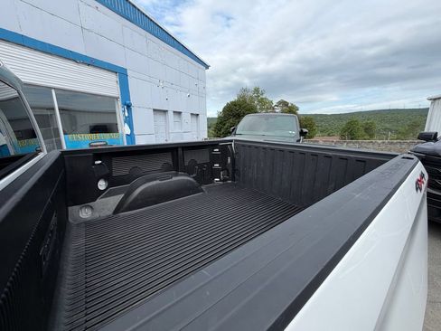 Used 2025 Chevrolet Silverado 1500 LT AWD/4WD image 11