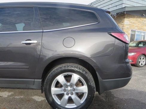 Used 2016 Chevrolet Traverse LT w/ Style and Technology Package image 27