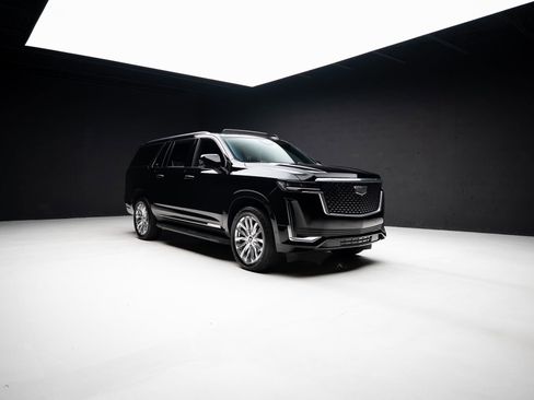 Used 2023 Cadillac Escalade ESV Premium Luxury w/ LPO, Floor Liner Package AWD/4WD image 88