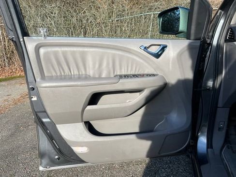 Used 2010 Honda Odyssey EX-L image 17