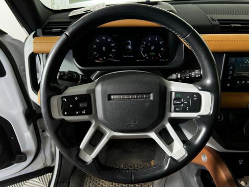 Used 2023 Land Rover Defender 110 S AWD/4WD image 9