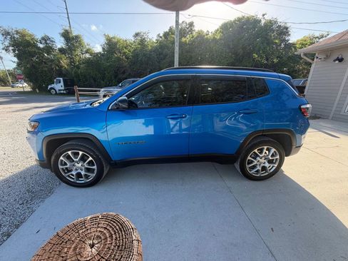 Used 2022 Jeep Compass Latitude image 4