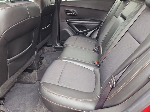 Used 2022 Chevrolet Trax LT w/ Driver Confidence Package image 27