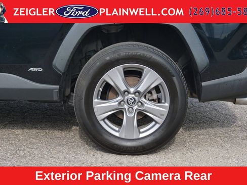 Used 2023 Toyota RAV4 LE AWD/4WD image 9