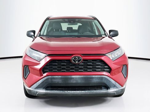Used 2021 Toyota RAV4 LE image 2