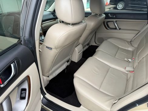 Used 2009 Subaru Outback 2.5i Limited AWD/4WD image 14