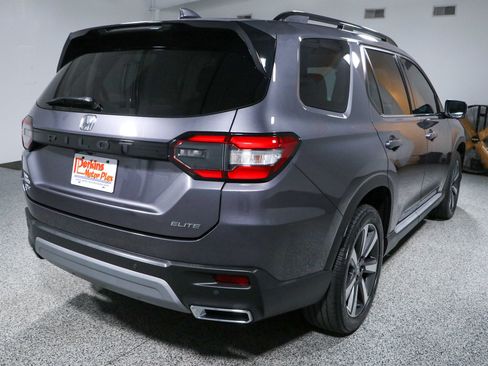 Used 2023 Honda Pilot Elite image 7