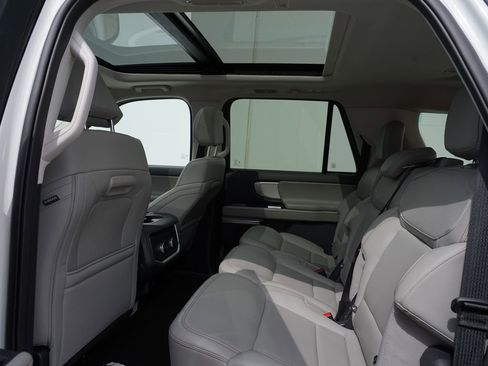 Used 2025 Ford Expedition Max Active image 18