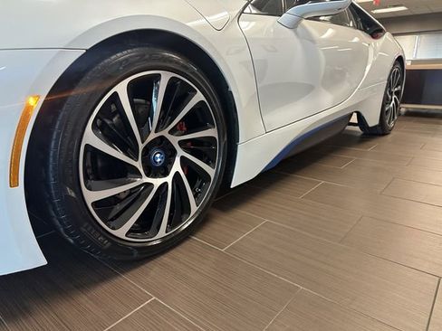 Used 2016 BMW i8 image 12