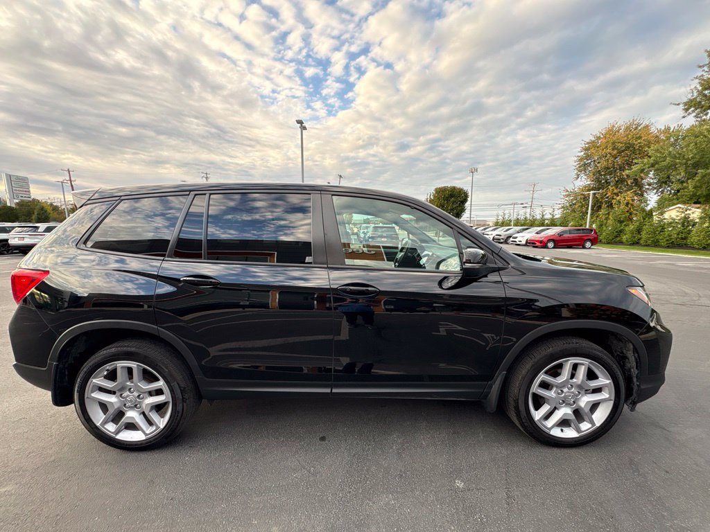 Used 2025 Honda Passport EX-L image 6