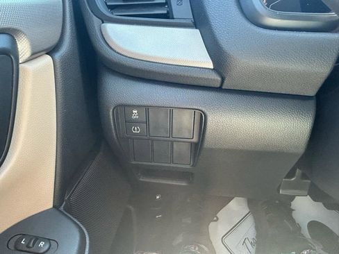 Used 2017 Honda CR-V LX image 41