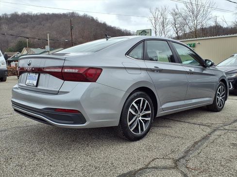 New 2026 Volkswagen Jetta SE image 3