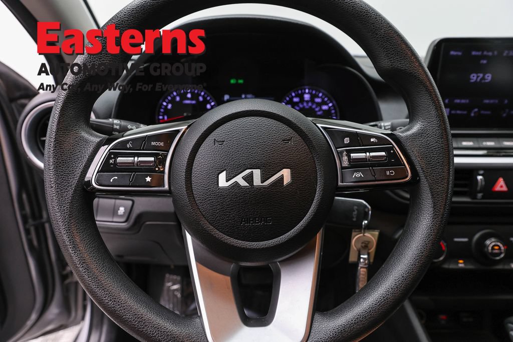 Used 2023 Kia Forte LXS w/ LXS Technology Package FWD image 11