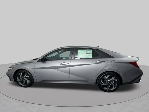 Used 2025 Hyundai Elantra SEL FWD image 5