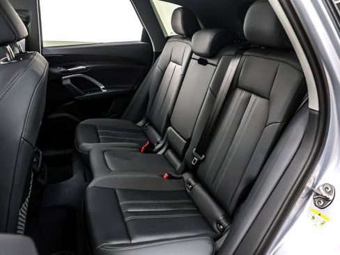 New 2025 Audi Q5 Premium image 8