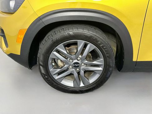 Used 2023 Kia Seltos S w/ Navigation Package FWD image 29