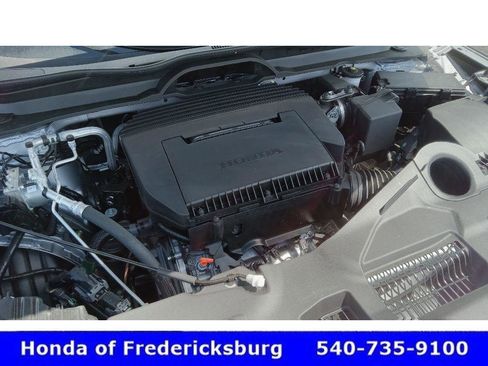 Used 2025 Honda Pilot Touring image 10