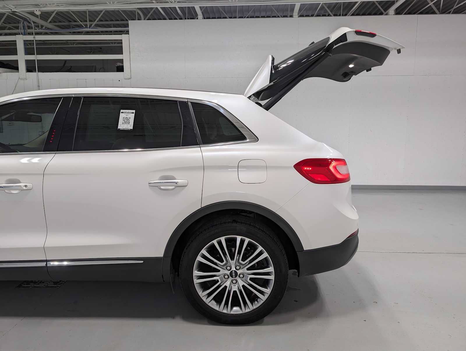 Used 2018 Lincoln MKX Reserve w/ Lincoln MKX Climate Package AWD/4WD image 11